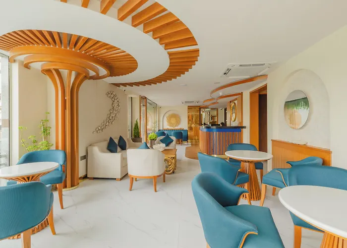 Umet Seaview Hotel With Free Airport Pick Up And Drop T&C Apply