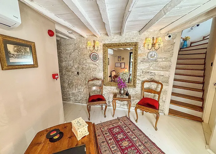 1870's Taş Konak Otel Üç Oda