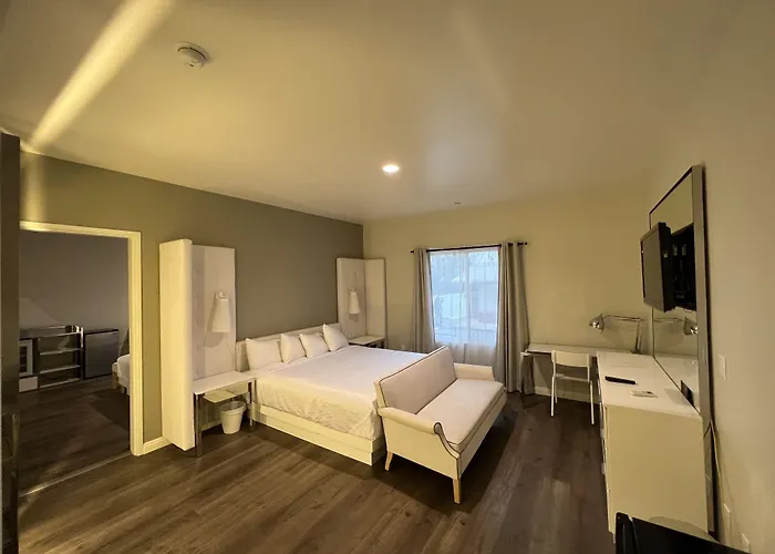 Aspire Inn & Suites Orange