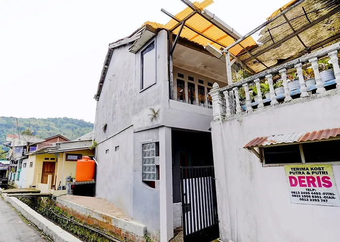 Oyo Life 90701 Kost Syariah Deris