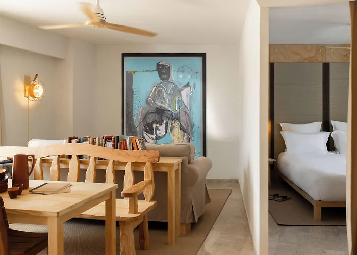 MOB HOTEL Cannes