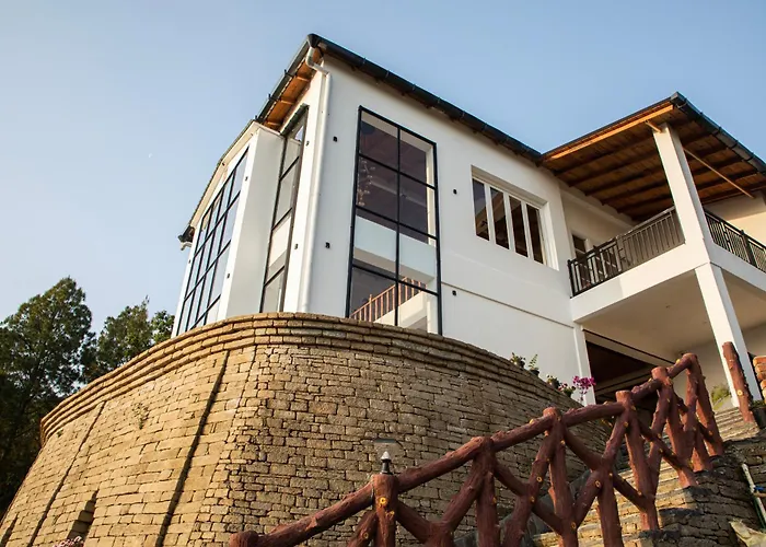Spellmount - Himalayan View Infinity Pool Resort In Kausani