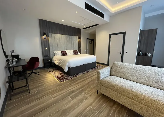 Tynecastle Park Hotel