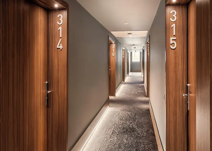 B&B HOTEL Lisboa Oeiras