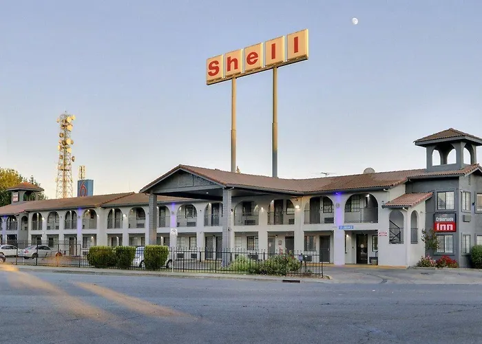 Crossroads Inn - Sacramento