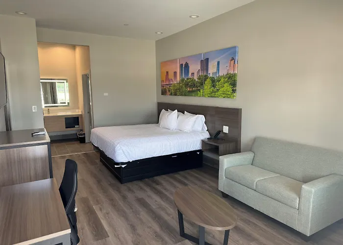 Clarion Pointe Spring - Houston North