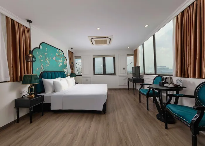 Azen Lakeside Hotel & Travel