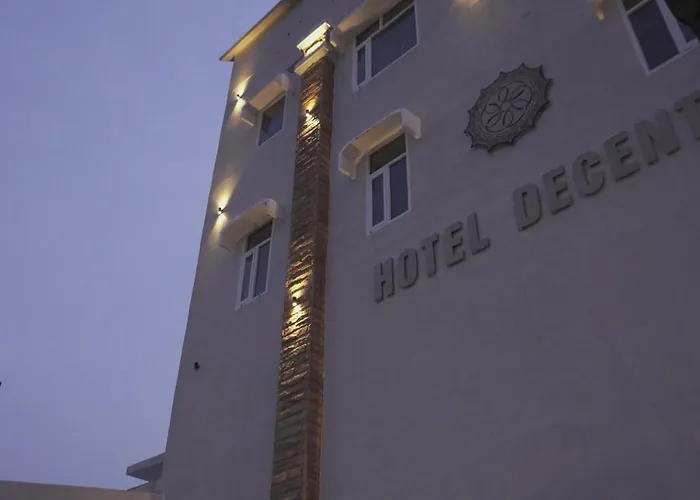 Hotel Decent