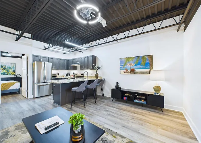 Loft Getaway Near Port & Beach -Unit 203
