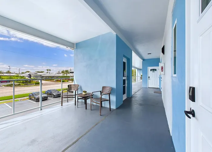 Minutes To Port! Loft Near Dining & Fun -Unit 207