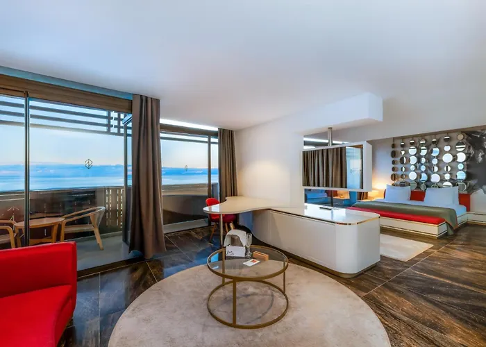 Nirvana Cosmopolitan Hotel