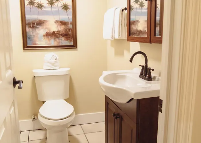 Silver Palms Inn & Historic Homes