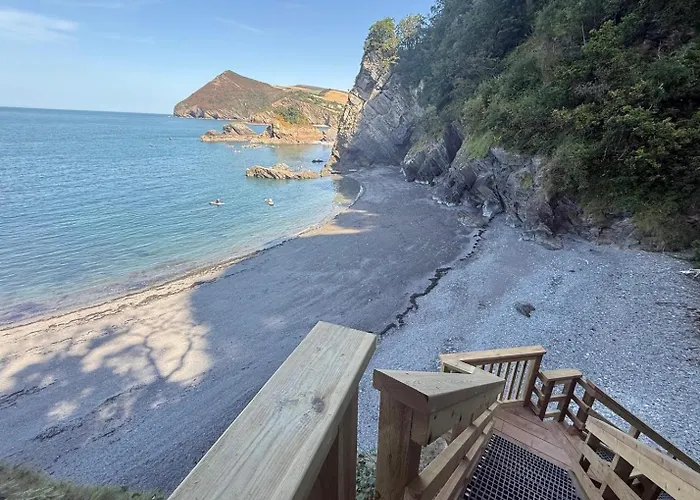 Sandy Cove Hotel