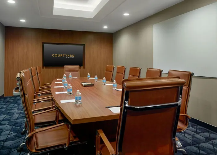 Courtyard By Marriott Frederick
