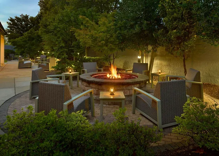 Courtyard By Marriott Frederick