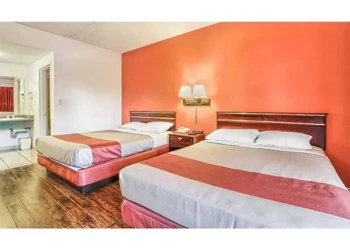 Motel 6-Windsor, On