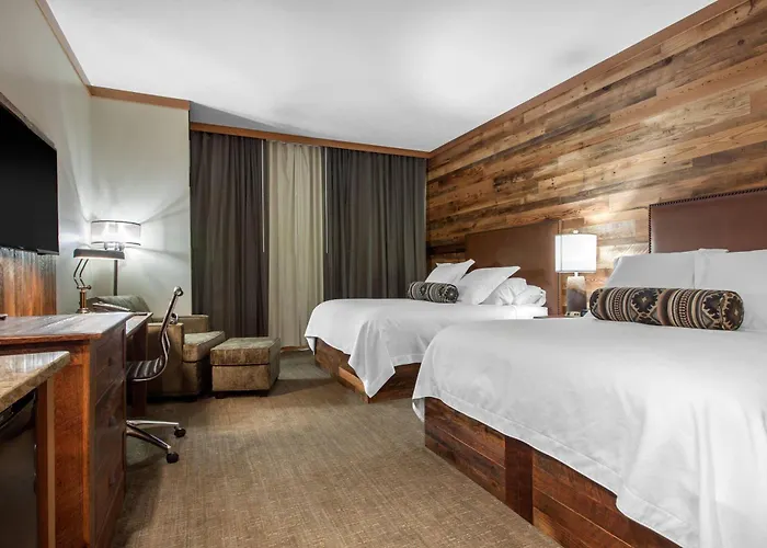 Norfolk Lodge & Suites, An Ascend Collection Hotel