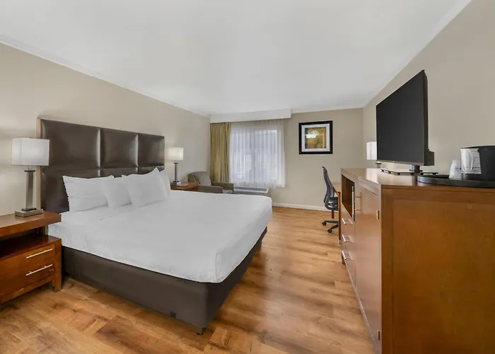 Best Western Plus Northwoods Inn