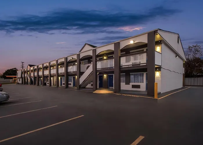 Days Inn By Wyndham Chesapeake