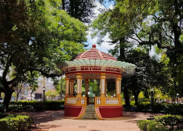 Mova Hotel D'Oeste - Localizado Em Frente A Praca Principal Da Cidade, Na Area Central - Pe Na Praca