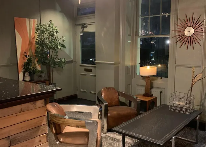 Four Stars Hotel London