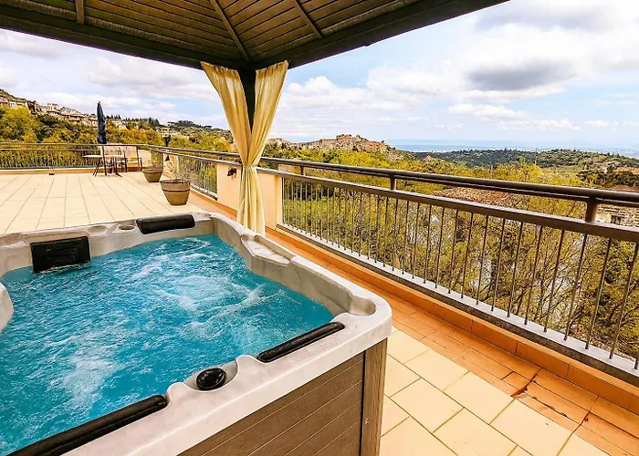 Arts Club Suite & Spa