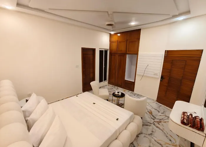 Hotel De Smart Multan
