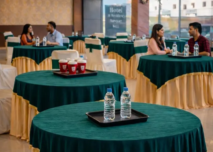 Hotel Woodlarq Inn Zirakpur !! Family Friendly ! Perfect For Group Stays ! Affordable Luxury Stay In Chandigarh