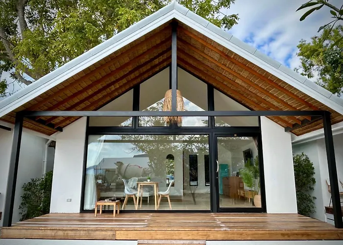 The Cosy Sunset Beach Resort