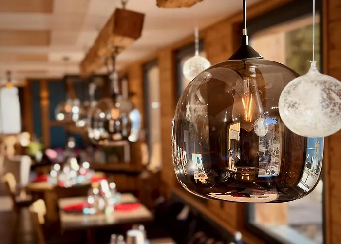 Berggasthaus Eggberge - Boutique Mountain Hotel - Access via Cablecar
