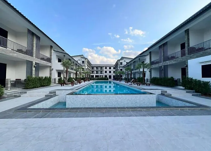 Double Rock Beach Hotel