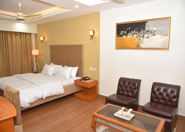Stay Near Earthquake Memorial Bridge & Red Fort,Room 212