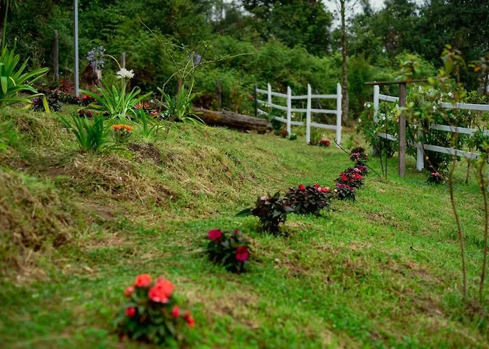 Cerro Lodge & Gardens