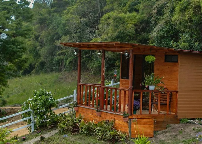 Cerro Lodge & Gardens
