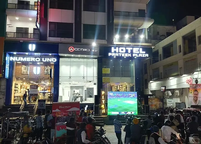 Hotel Prateek Plaza & Restaurant
