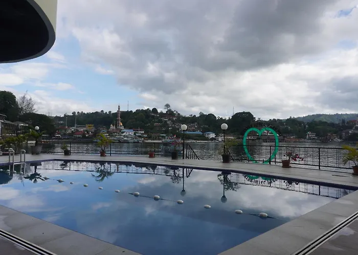 Siantar Hotel Parapat