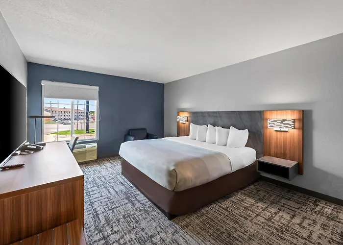 Quality Inn & Suites Manhattan