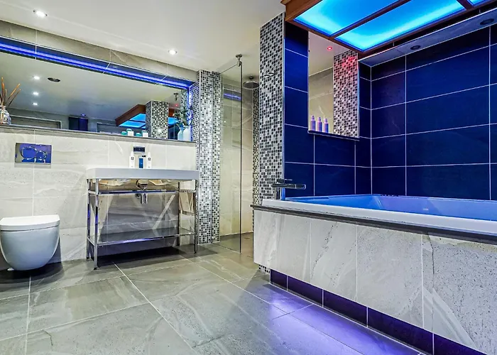 Church Suites By The Cranleigh Boutique