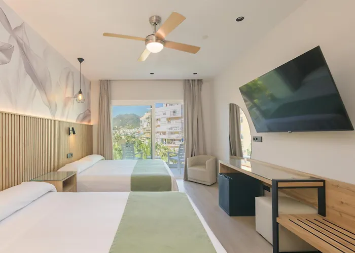 Hotel Parasol By Dorobe