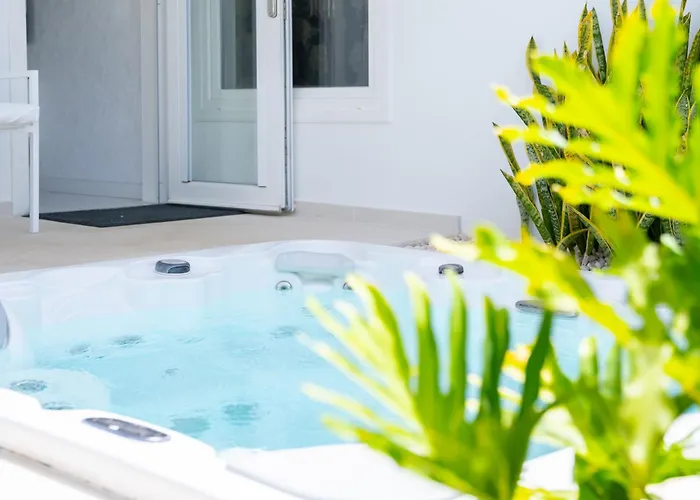 Lani'S Suites De Luxe - Adults Only