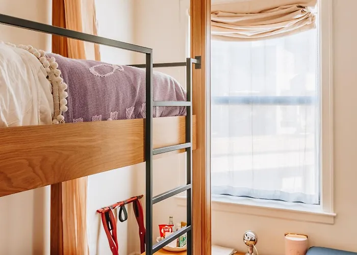The Siren Hotel, An Ash Hotel
