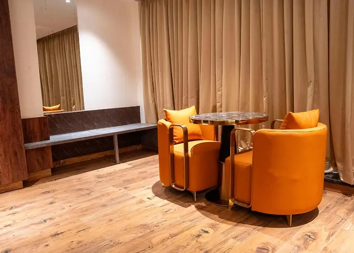 Hotel Golden Amulya Rest Wings Near International Airport