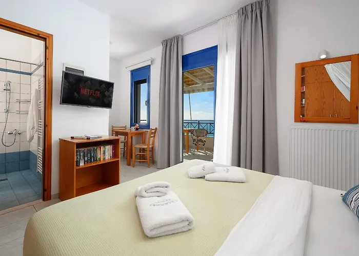Finikas Studios & Apartments - Kalamaki Holidays