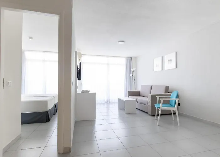 Hotel Blue Sea Lagos de Cesar
