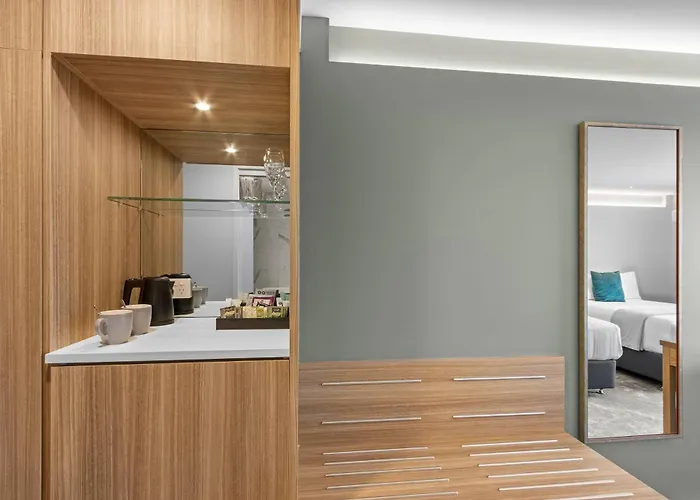 Hotel Elms Christchurch, An Ascend Collection Hotel
