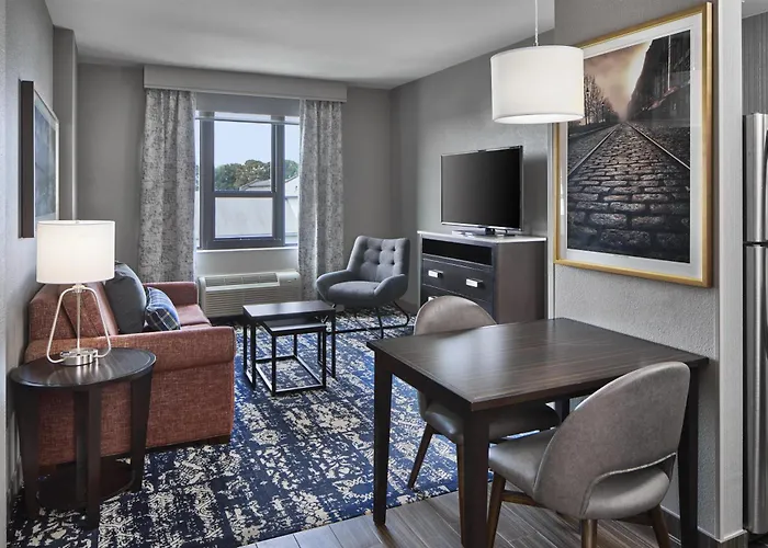 Homewood Suites Savannah Historic District/Riverfront