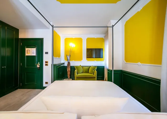 Ambra Cortina Luxury&Fashion Hotel