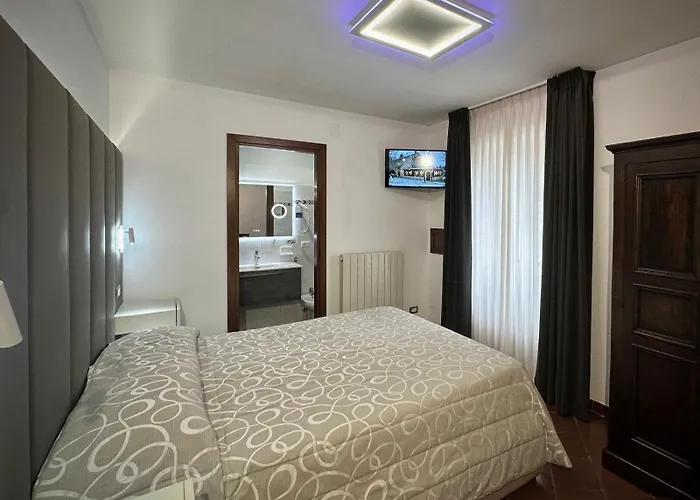 Hotel Bucaneve