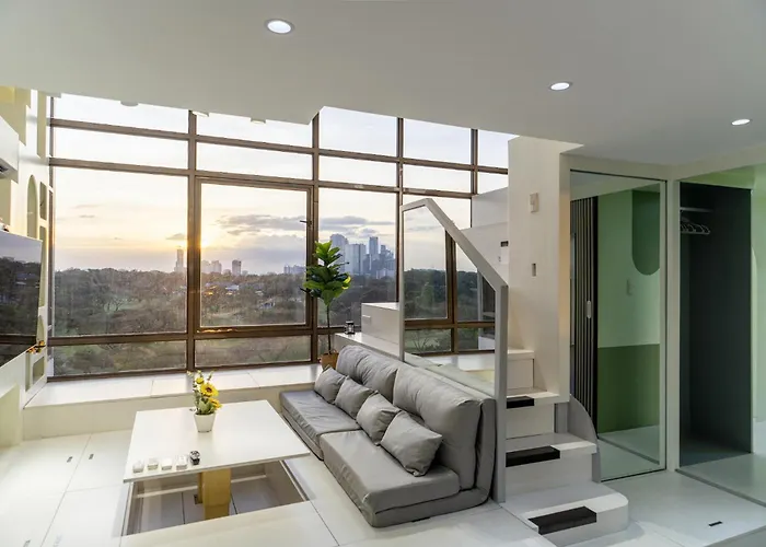 NomeHome BGC Bellagio 120 sqm Golfview 3BR Loft