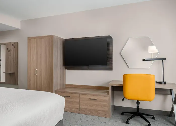 Holiday Inn Express & Suites Dfw Airport Southwest - Euless By Ihg